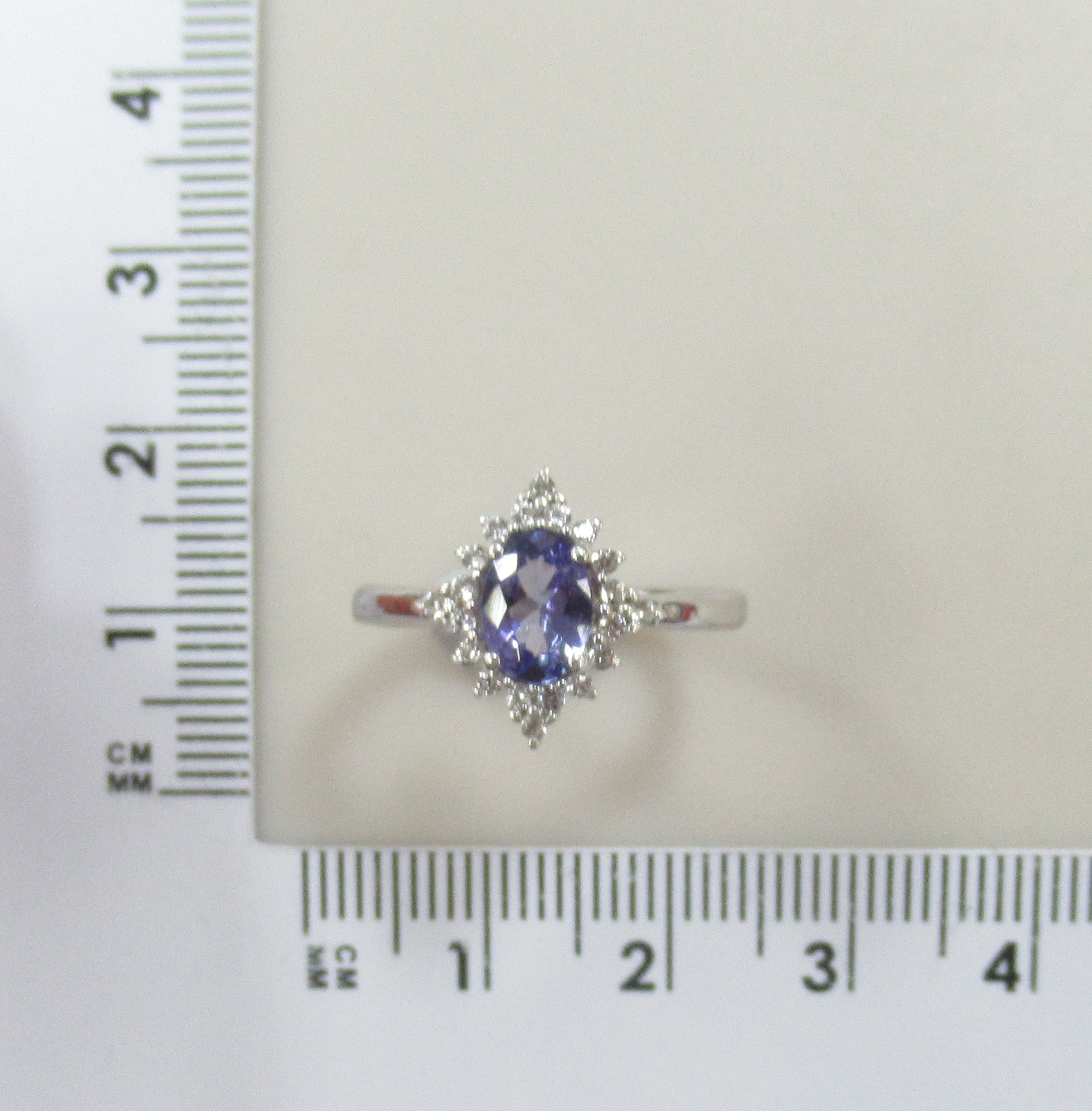 Серебряное кольцо с танзанитом